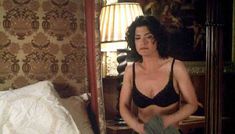 Голая Филиппа Уилсон в фильме «Принц студент» фото #1