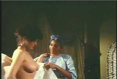 Голая Фиона Льюис в фильме «Барабан» фото #2