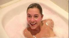 Голая Фиона Хорси в фильме «Сумасшедшие сестры» фото #3