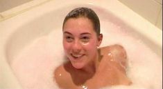 Голая Фиона Хорси в фильме «Сумасшедшие сестры» фото #4