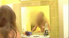 Голая Фиона Хорси в фильме «Сумасшедшие сестры» фото #17