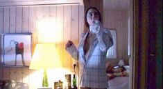 Голая Фиона Хорси в фильме «Сумасшедшие сестры» фото #31