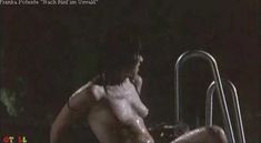 Голая Франка Потенте в фильме «После пяти в джунглях» фото #3