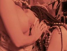 Голая Хайди Стейли в фильме «Дом ночных грез» фото #2