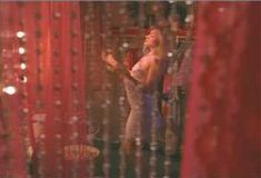 Голая Хайди Шанц в фильме «Язык тела» фото #3