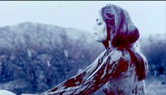 Голая грудь Ханны Р. Холл в фильме «Ускользающее счастье» фото #32