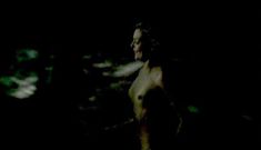 Голая грудь Ханны Р. Холл в фильме «Ускользающее счастье» фото #35