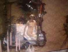 Голая Харли МакБрайд в фильме «Молодая леди Чаттерлей» фото #1