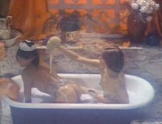 Голая Харли МакБрайд в фильме «Молодая леди Чаттерлей» фото #3