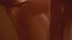 Голая Хезер Руп в фильме «Запретная земля» фото #1