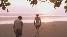 Голая Хейли Беннетт в фильме «Глубокий снег» фото #1