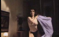 Голая Хелен Бексендейл в фильме «Больше вита» фото #3