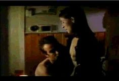 Голая Хелен Бексендейл в фильме «Правда или вызов» фото #1