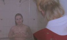 Голая Хелен Бексендейл в фильме «Следователь» фото #8