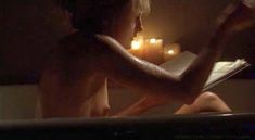 Голая Хелен Джой в фильме «Смерть в лагуне» фото #1