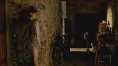 Голая Хелен Зиммер в фильме «Q. Загадка женщины» фото #6