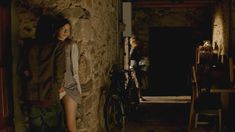 Голая Хелен Зиммер в фильме «Q. Загадка женщины» фото #7