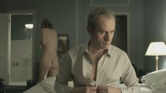 Голая Хелен Кеннеди в сериале «Под прицелом» фото #6