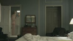 Голая Хелен Кеннеди в сериале «Под прицелом» фото #8