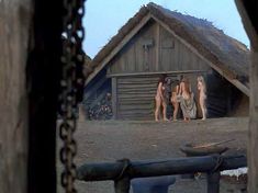 Голая Хелен Миррен в фильме «Принц Ютландии» фото #2