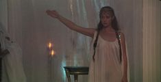Голая Хелен Миррен в фильме «Калигула» фото #9