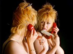 Голая Хетти Бэйнес в фильме «Ненасытная миссис Кёрш» фото #6