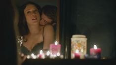 Голая Хлоя Севиньи в сериале «Мимо цели» фото #19