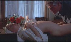 Голая Хлоя Севиньи в фильме «Три иглы» фото #4