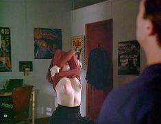 Голая Холли Мари Комбс в фильме «Причина верить» фото #2