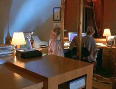 Полностью голая Холли Сэмпсон в фильме «Наверху» фото #8