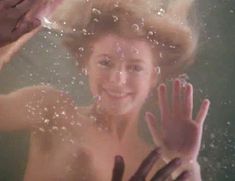 Голая Хоуп Мари Карлтон в фильме «Кошмар на улице Вязов 4. Повелитель сна» фото #2