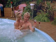 Голая Хоуп Мари Карлтон в фильме «Спинорог Пикассо» фото #2