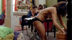 Голая Чарли Дагелет в фильме «Колыбельная для Беллы» фото #2