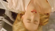 Голая Чарли Даниэльсон в фильме «Дурная биология» фото #24