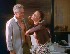 Голая Чарли Кертис в фильме «Виртуальная девушка» фото #24