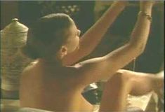 Голая Челси Ли в сериале «Эротические признания» фото #2