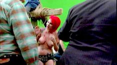 Голая Челси Ричардс в фильме «Пир 2. Кровавые секунды» фото #10