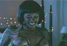 Голая Черри Ли в сериале «Бухта страсти. Восходящие звезды» фото #4