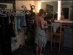 Голая Шайла Стайлз в фильме «Кристи приходит домой» фото #3