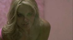 Голая Шарлин Битон в фильме «День Зеро» фото #4