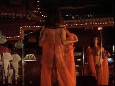 Голая Шарлин Джонс в фильме «Идеально» фото #1