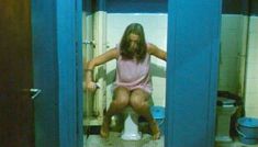 Полностью голая Шарлотт Александра в фильме «Настоящая девчонка» фото #5