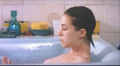 Голая Шарлотта Генсбур в фильме «Любовь плюс...» фото #4