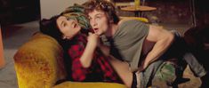 Голая Шейлин Вудли в фильме «Белая птица в метели» фото #18