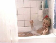 Голая Шери Линн в фильме «Побочные тайны» фото #1