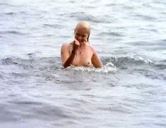 Голая Шерил Ли в фильме «Поцелуй небеса» фото #2