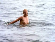 Голая Шерил Ли в фильме «Поцелуй небеса» фото #3