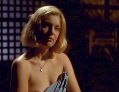 Голая Шерил Ли в фильме «Поцелуй небеса» фото #16