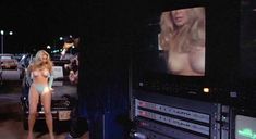 Голая Шерил Риксон в фильме «Подержанные автомобили» фото #3