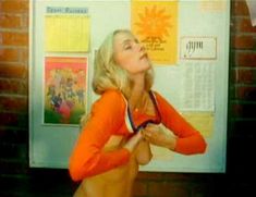 Голая Шерил Смит в фильме «Девочки с помпонами» фото #4